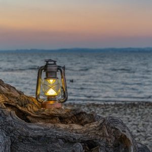 lantern-6826691_1280 Normaali